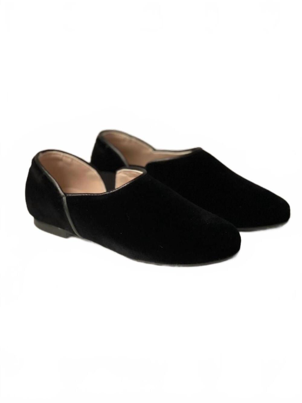 NEW ORKIDEAS women's plain all closed slip on in black velvet